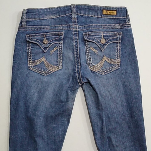 Slightly distressed jeans - Picture 2 of 5